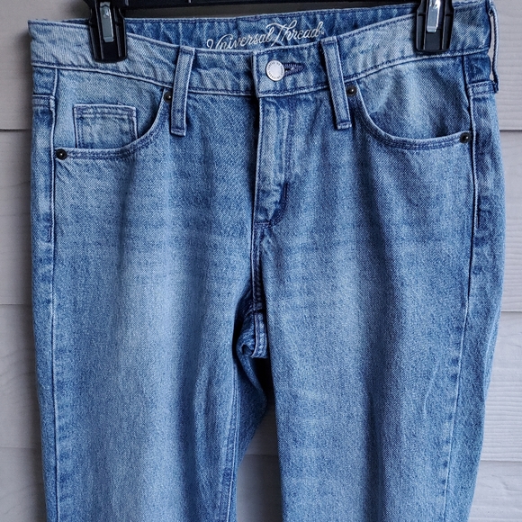 Universal Thread High Rise Wide Leg Raw Frayed Hem Light Wash Denim Crop Jeans - Picture 9 of 16